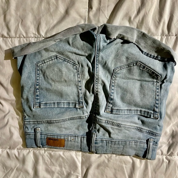 Denim Booty Shorts - Picture 4 of 4